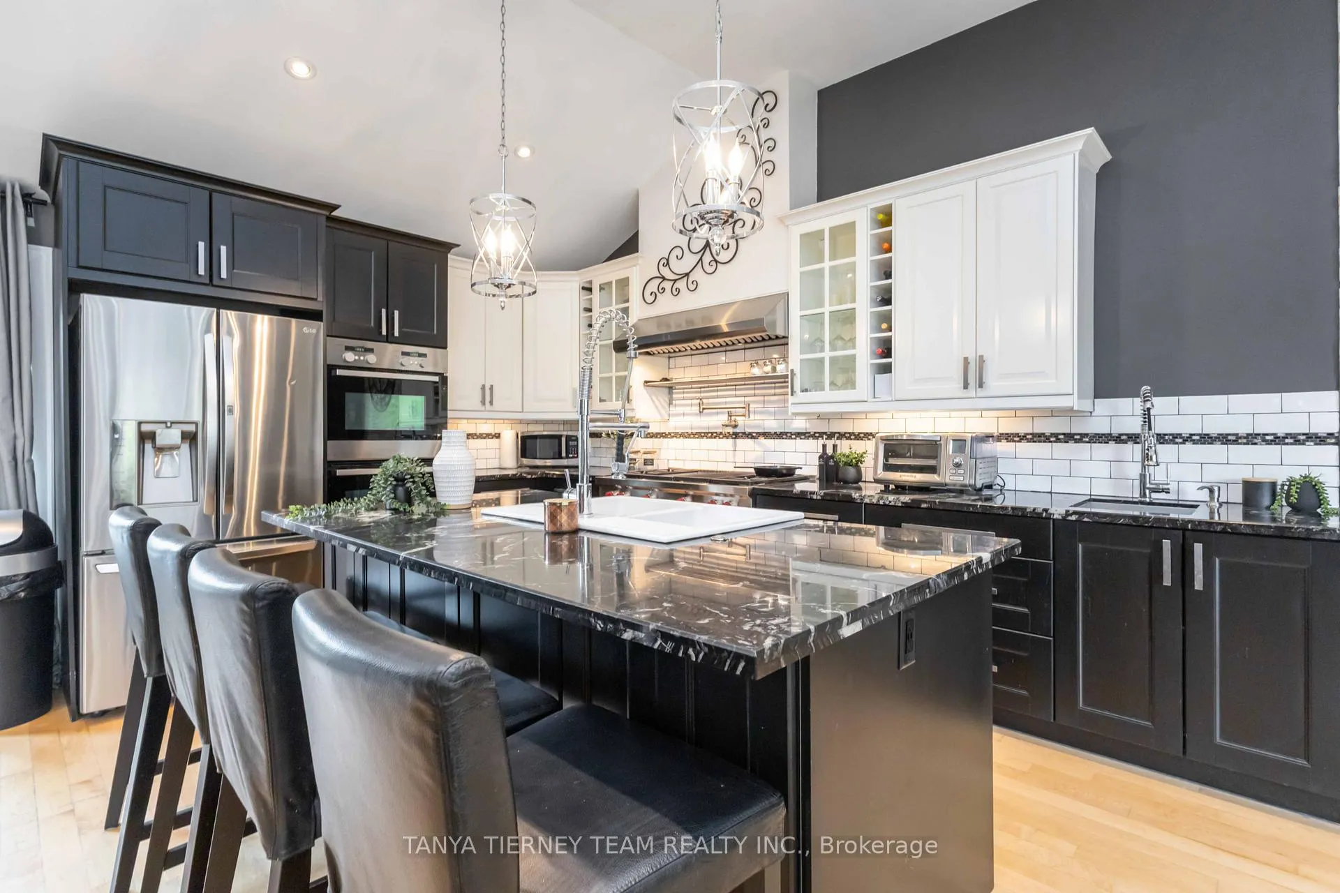 Photo 22 of 54 Montgomery Avenue, Whitby, Brooklin — HOMEH