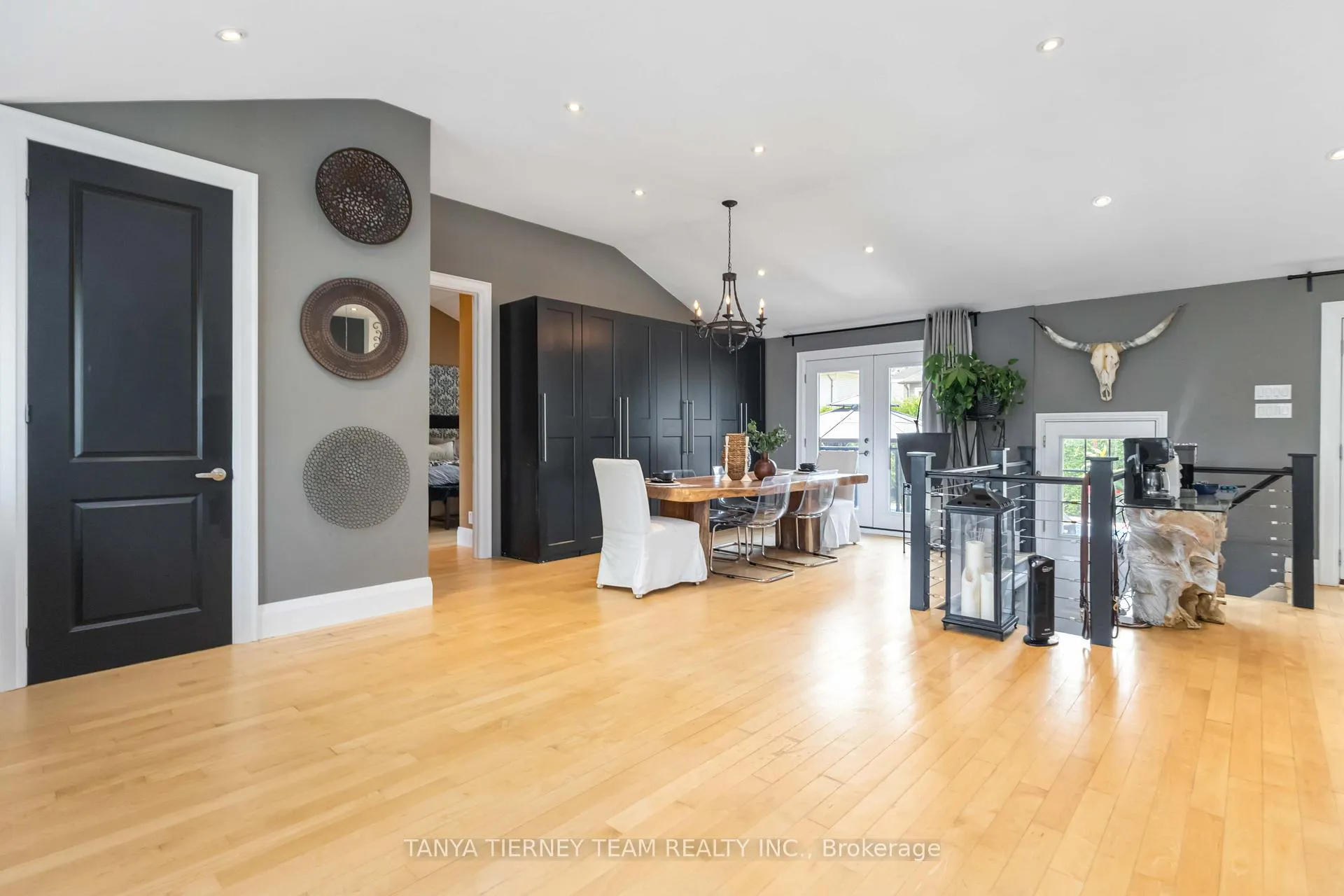 Photo 23 of 54 Montgomery Avenue, Whitby, Brooklin — HOMEH