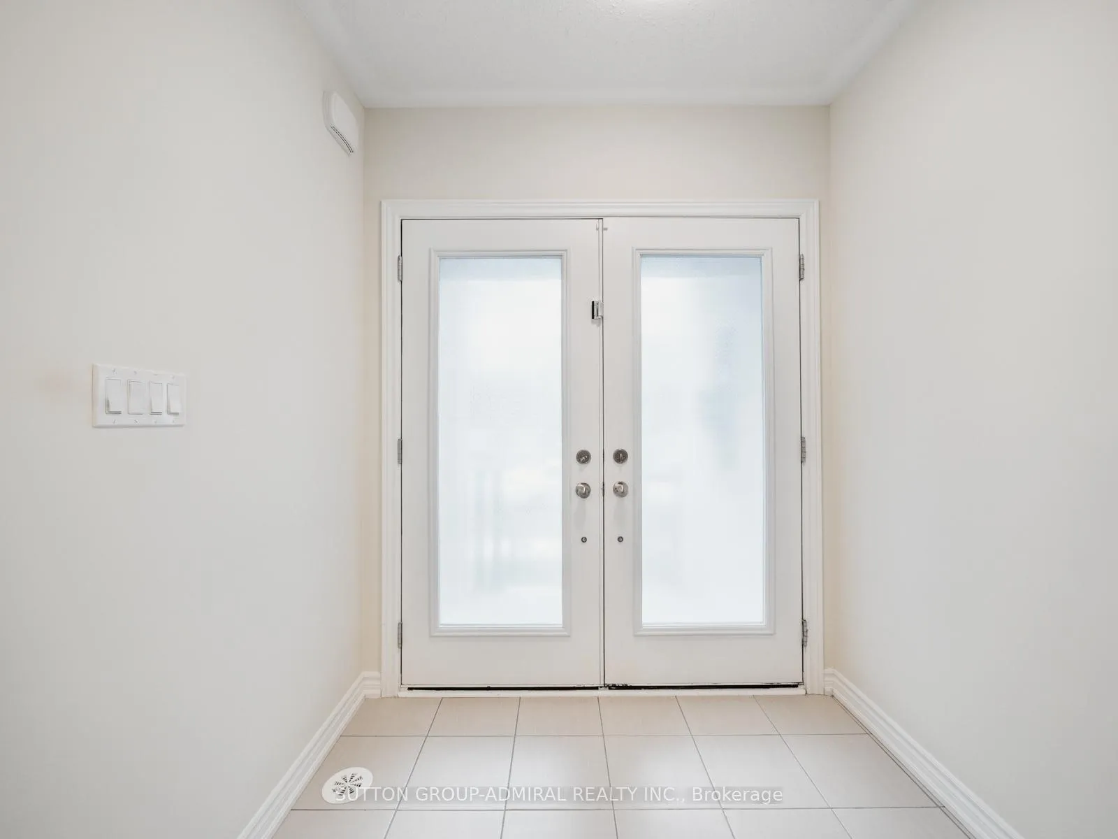 Photo 2 of 10 Golden Trail, Vaughan, Patterson — HOMEH