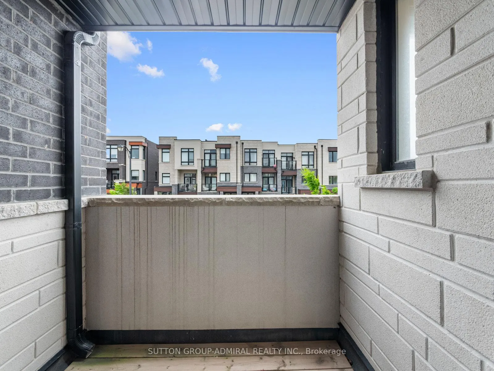 Photo 4 of 10 Golden Trail, Vaughan, Patterson — HOMEH