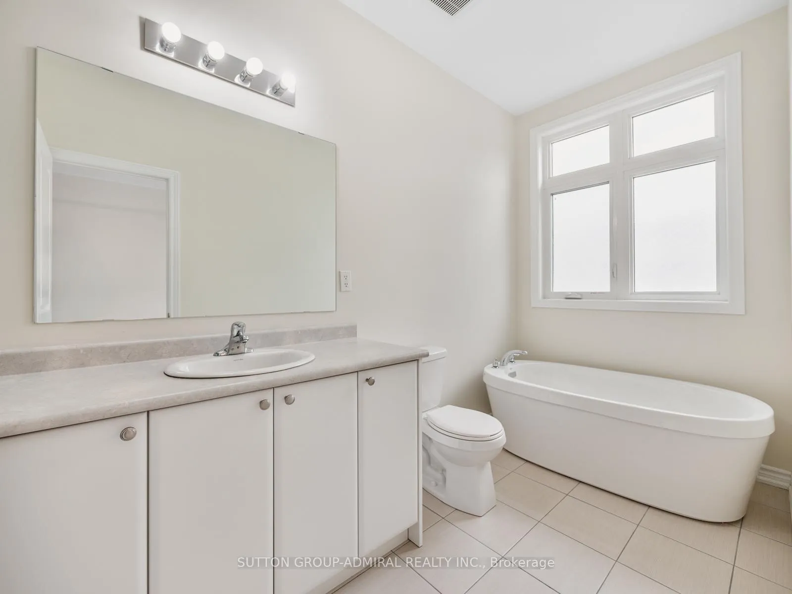 Photo 15 of 10 Golden Trail, Vaughan, Patterson — HOMEH