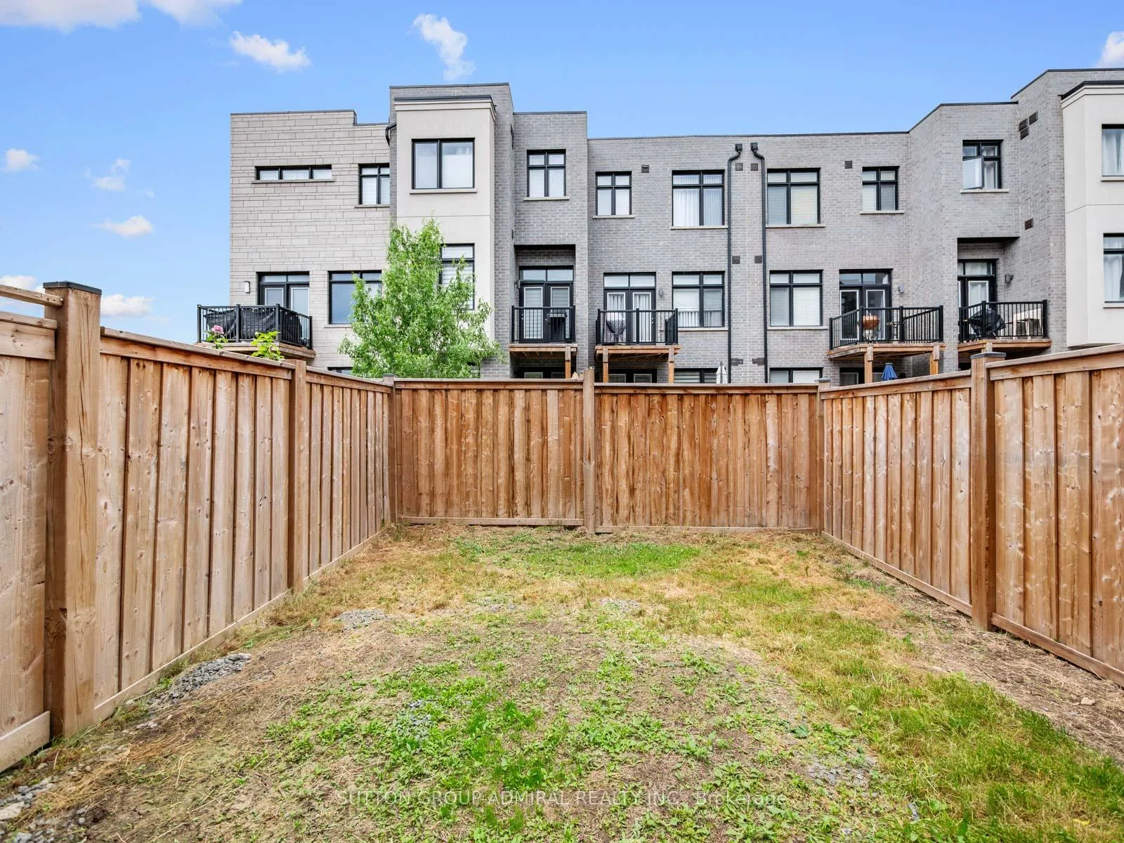 Photo 27 of 10 Golden Trail, Vaughan, Patterson — HOMEH