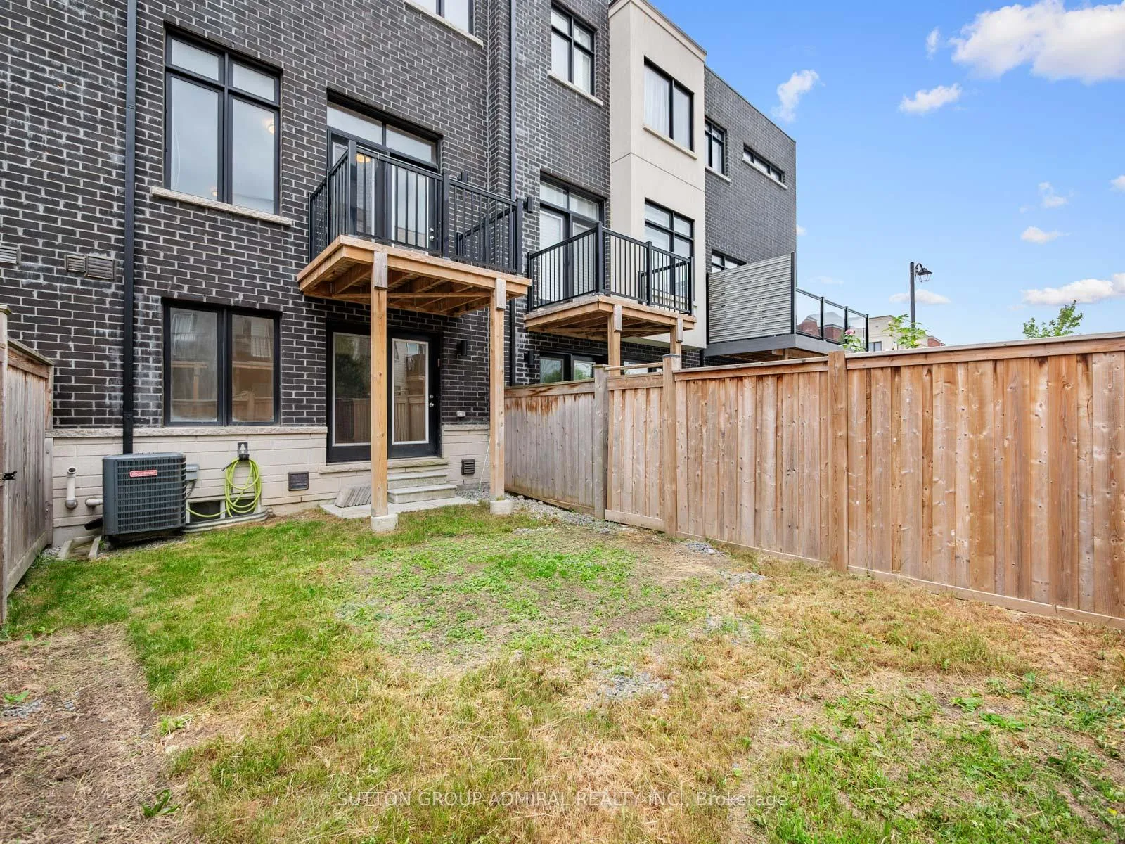 Photo 28 of 10 Golden Trail, Vaughan, Patterson — HOMEH