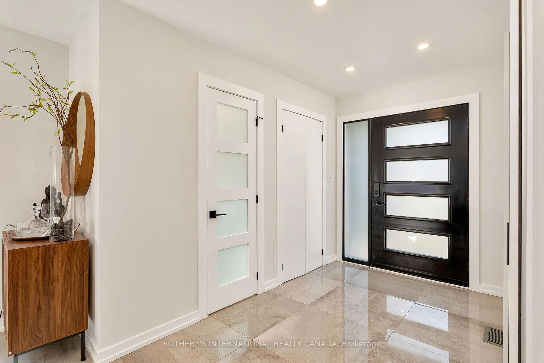 Photo 2 of 173 South Belair Drive, Vaughan, Sonoma Heights — HOMEH