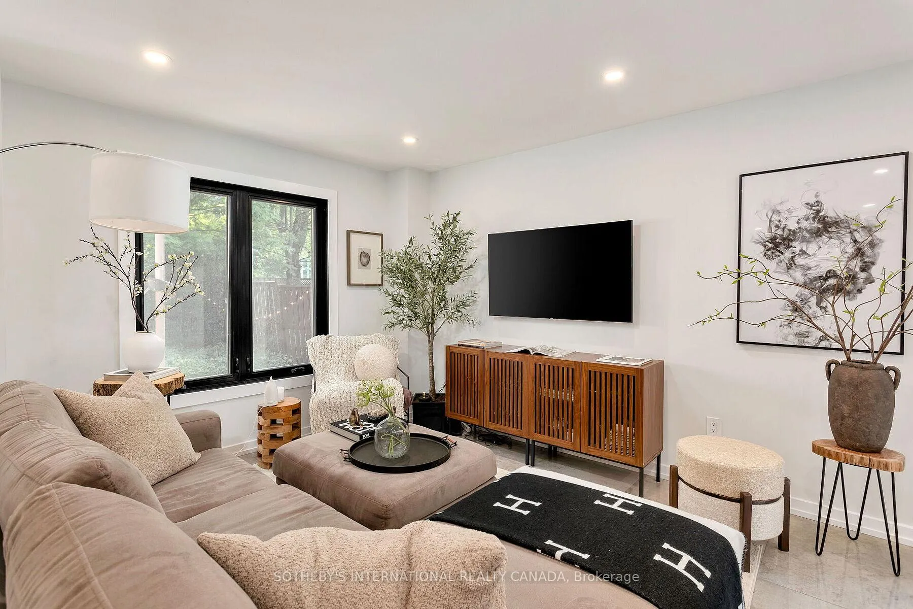 Photo 3 of 173 South Belair Drive, Vaughan, Sonoma Heights — HOMEH