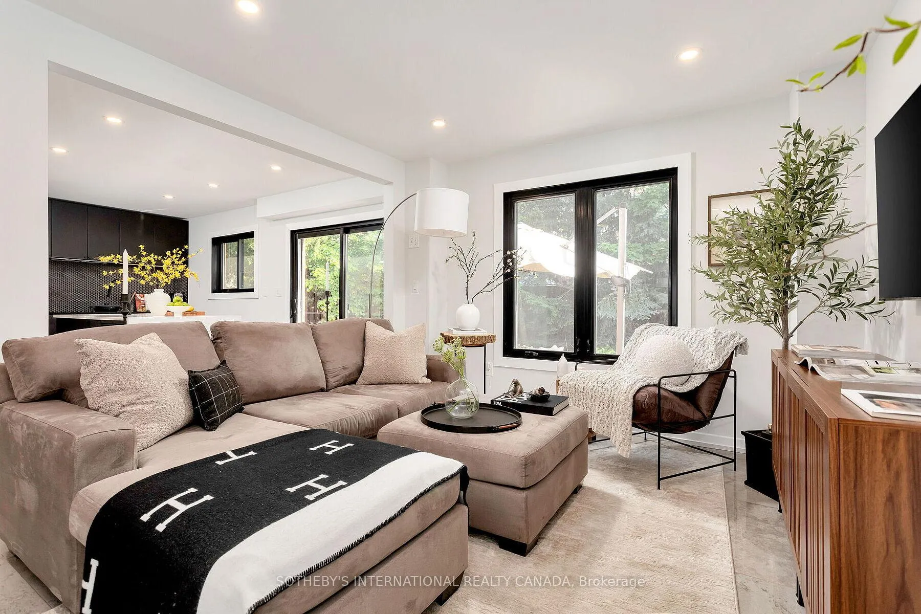 Photo 4 of 173 South Belair Drive, Vaughan, Sonoma Heights — HOMEH