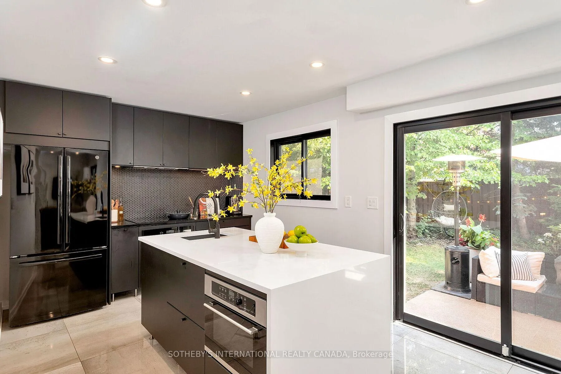 Photo 6 of 173 South Belair Drive, Vaughan, Sonoma Heights — HOMEH