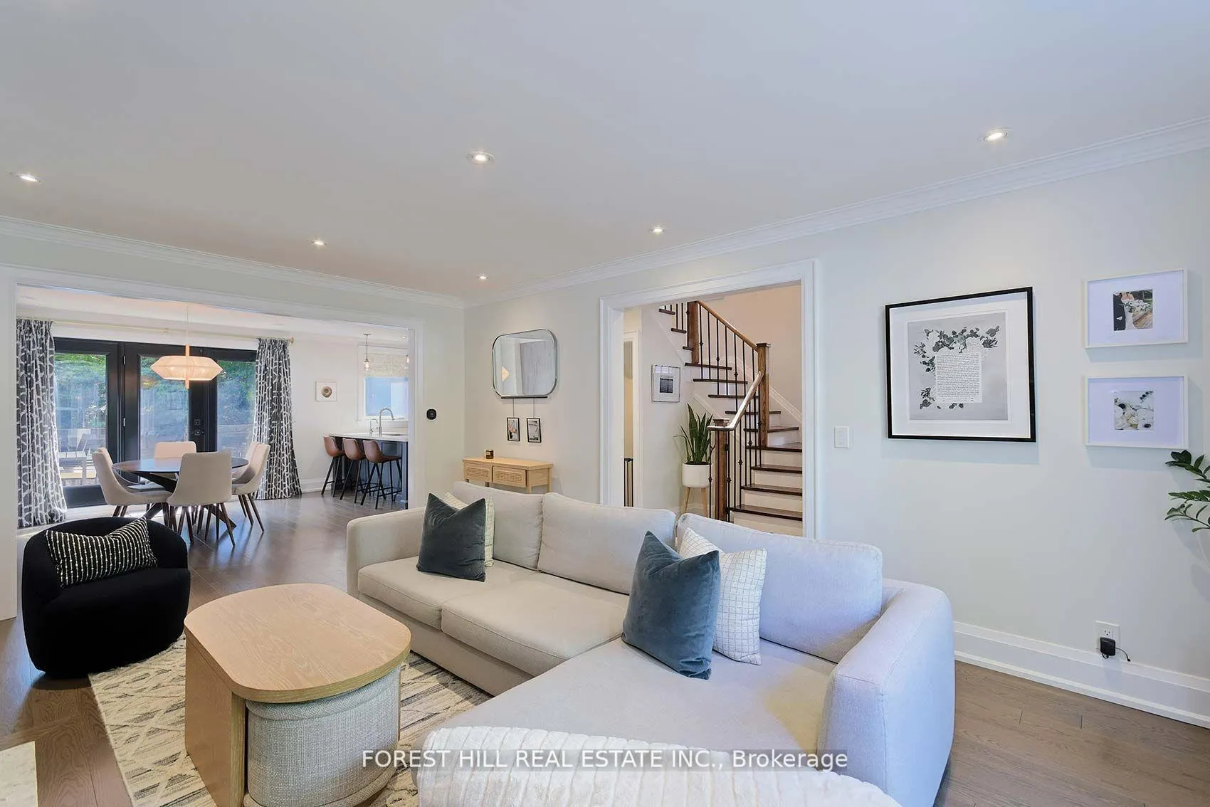 Photo 11 of 9 Peveril Hill S, Toronto, Humewood-Cedarvale — HOMEH