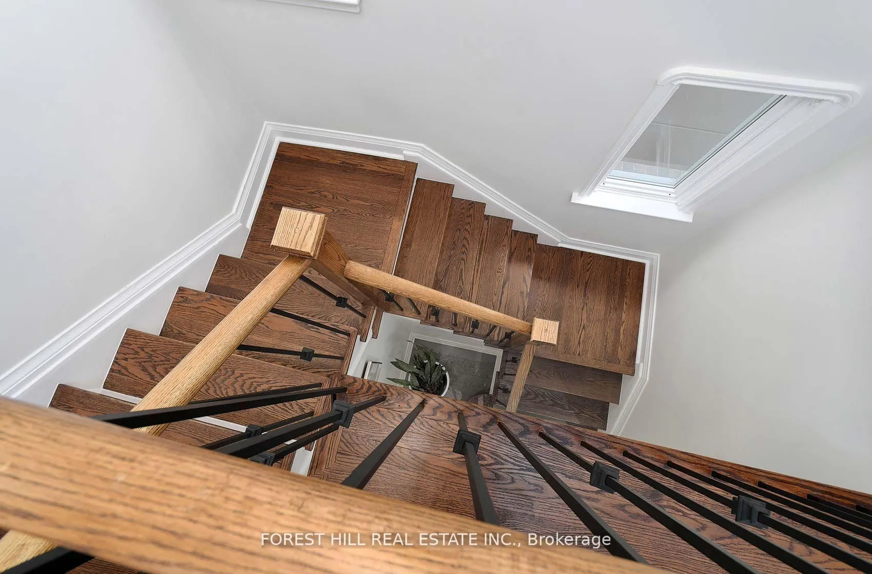 Photo 21 of 9 Peveril Hill S, Toronto, Humewood-Cedarvale — HOMEH