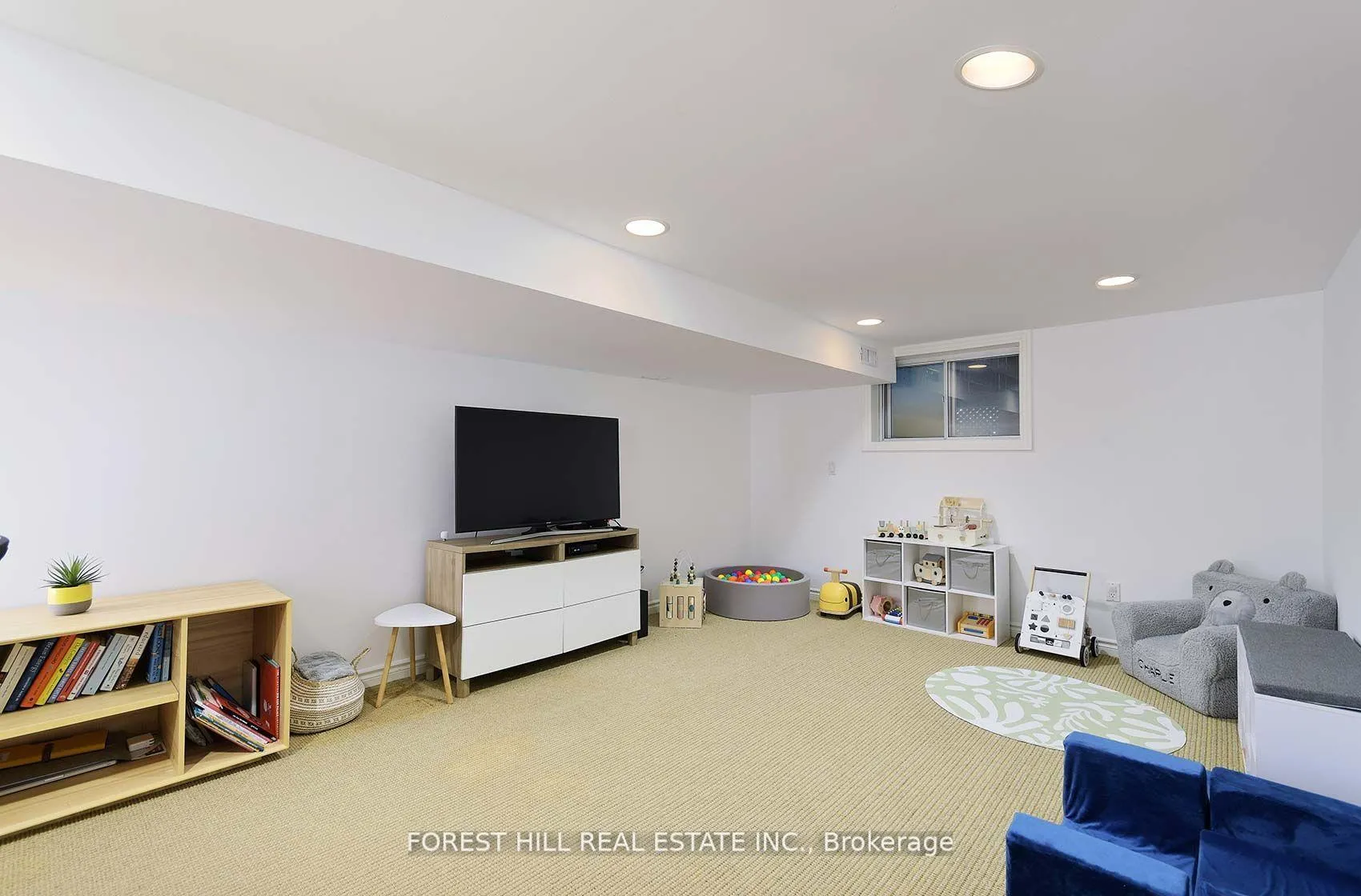 Photo 32 of 9 Peveril Hill S, Toronto, Humewood-Cedarvale — HOMEH