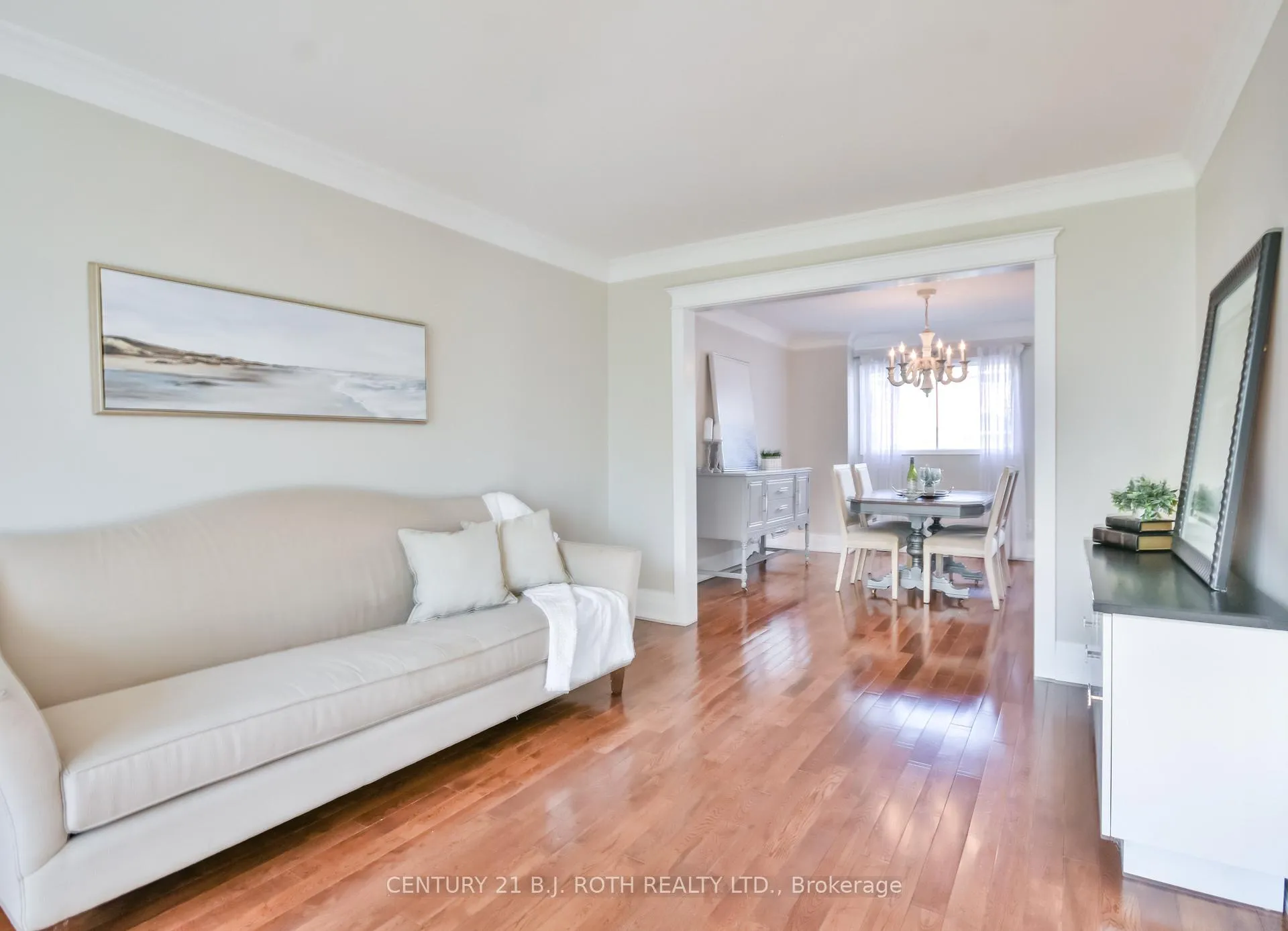 Photo 7 of 25 Keats Drive, Barrie, Letitia Heights — HOMEH