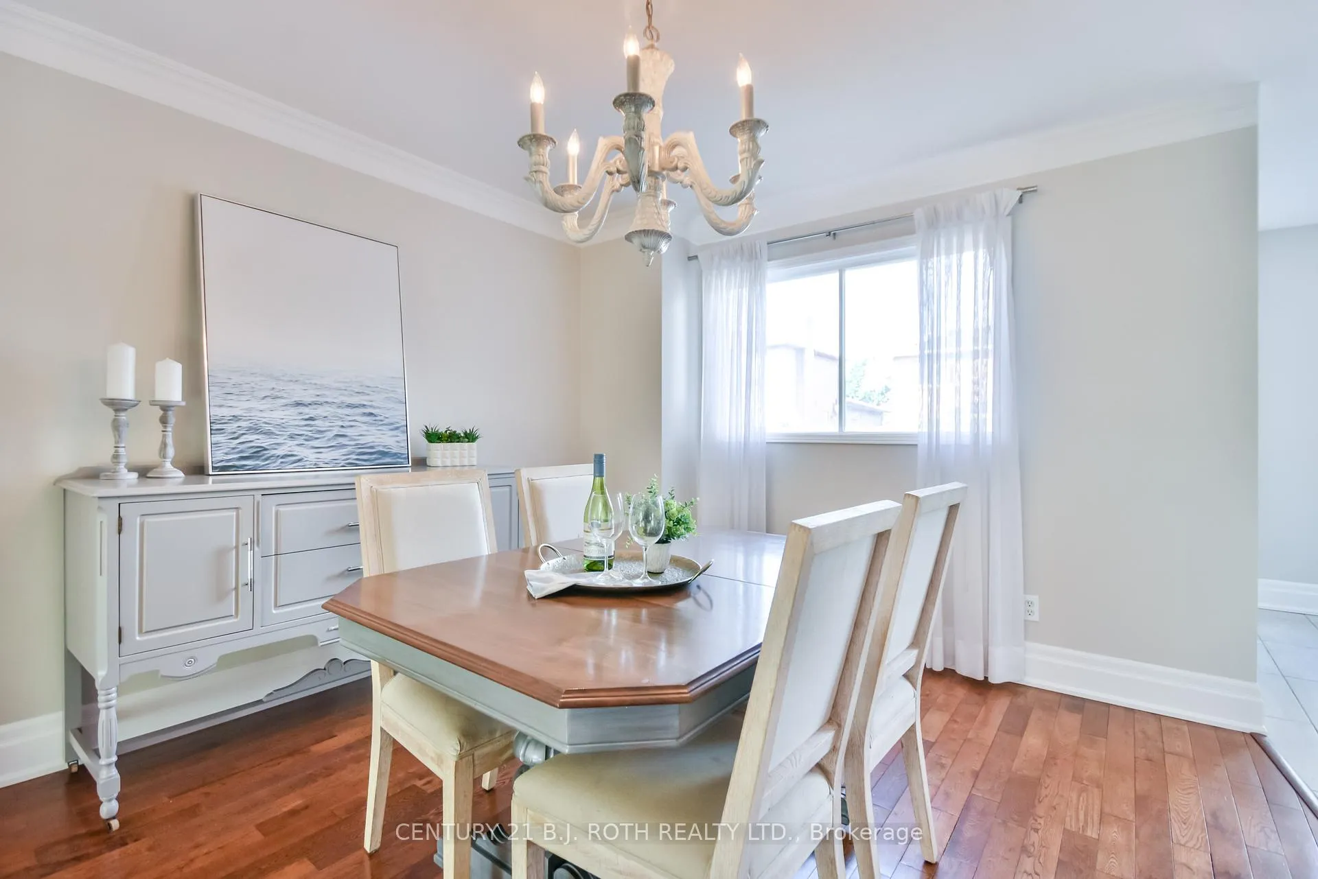 Photo 8 of 25 Keats Drive, Barrie, Letitia Heights — HOMEH