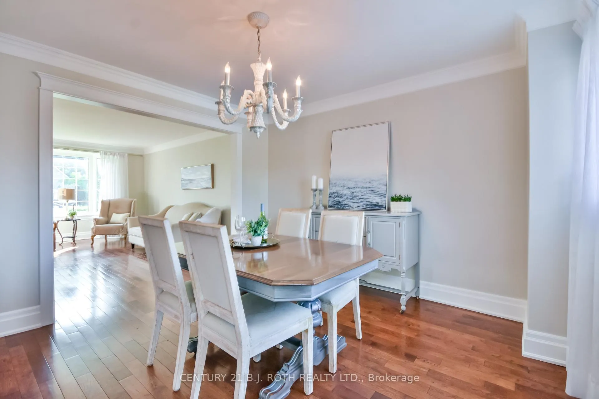 Photo 9 of 25 Keats Drive, Barrie, Letitia Heights — HOMEH