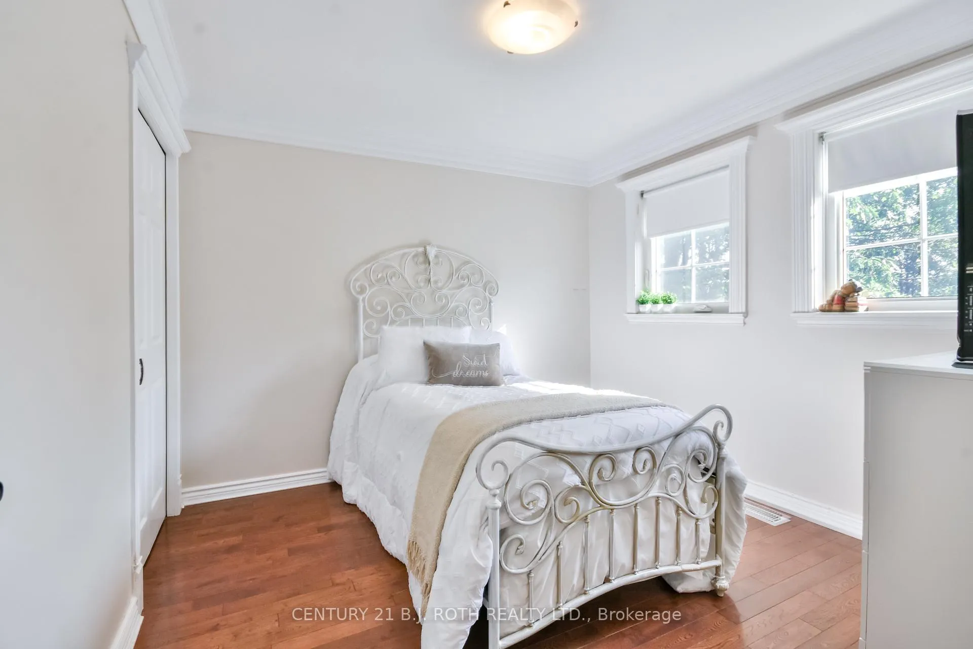 Photo 19 of 25 Keats Drive, Barrie, Letitia Heights — HOMEH