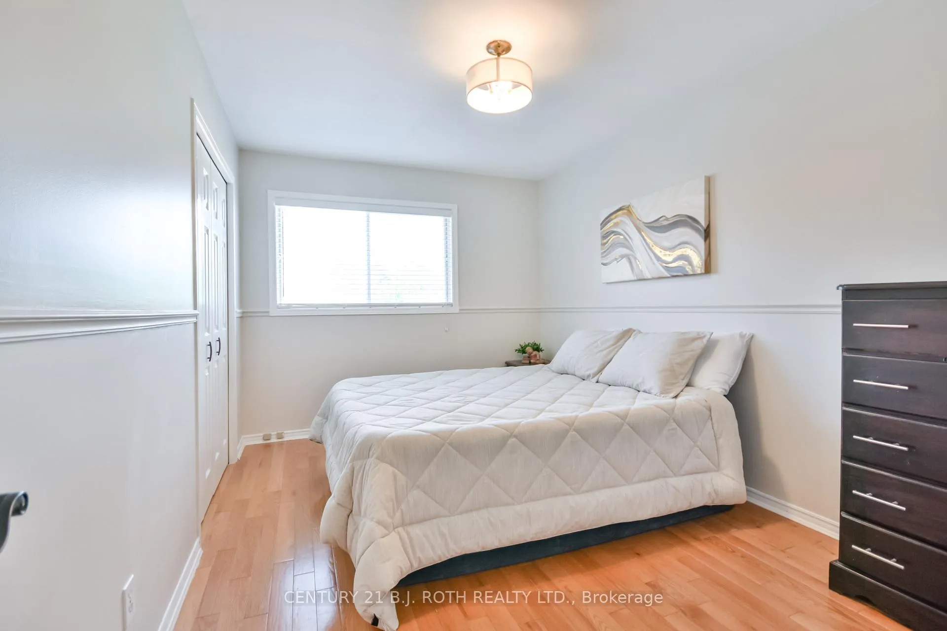 Photo 23 of 25 Keats Drive, Barrie, Letitia Heights — HOMEH