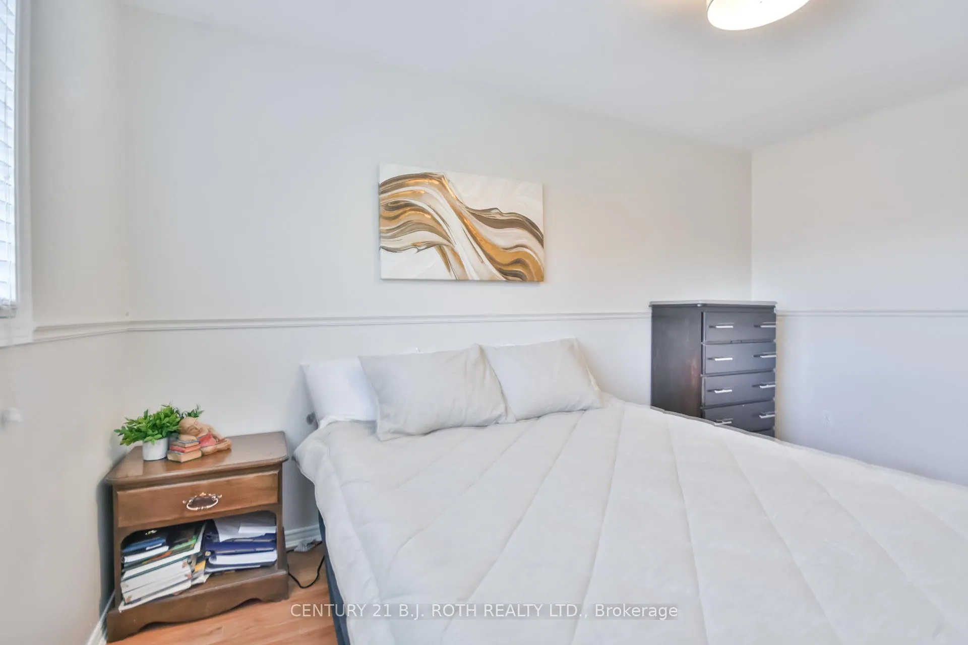 Photo 24 of 25 Keats Drive, Barrie, Letitia Heights — HOMEH