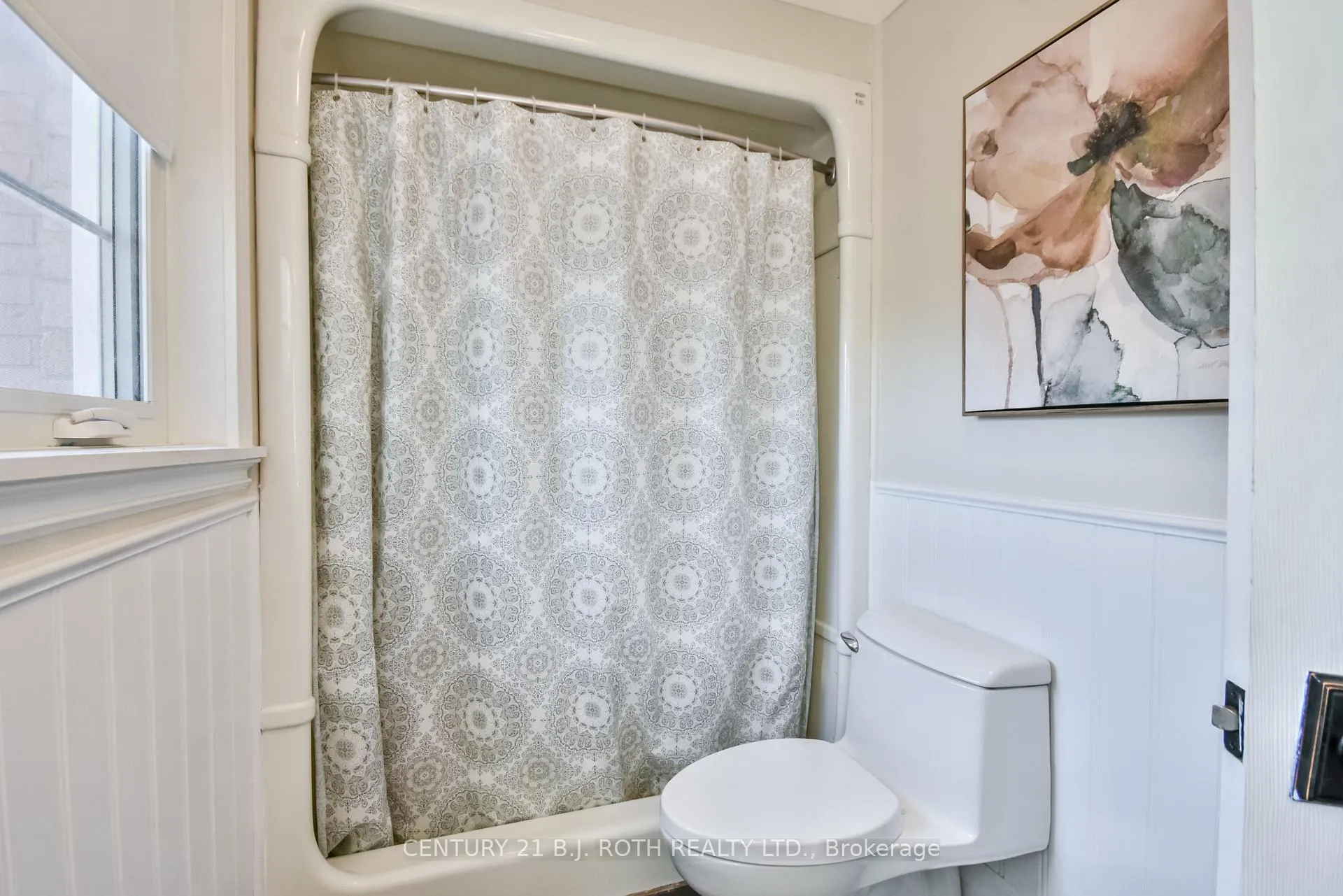 Photo 26 of 25 Keats Drive, Barrie, Letitia Heights — HOMEH