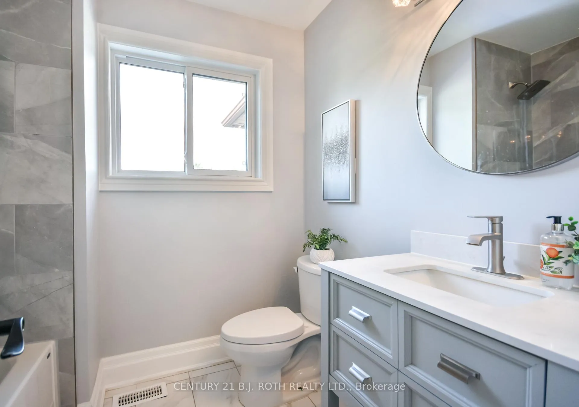 Photo 30 of 25 Keats Drive, Barrie, Letitia Heights — HOMEH