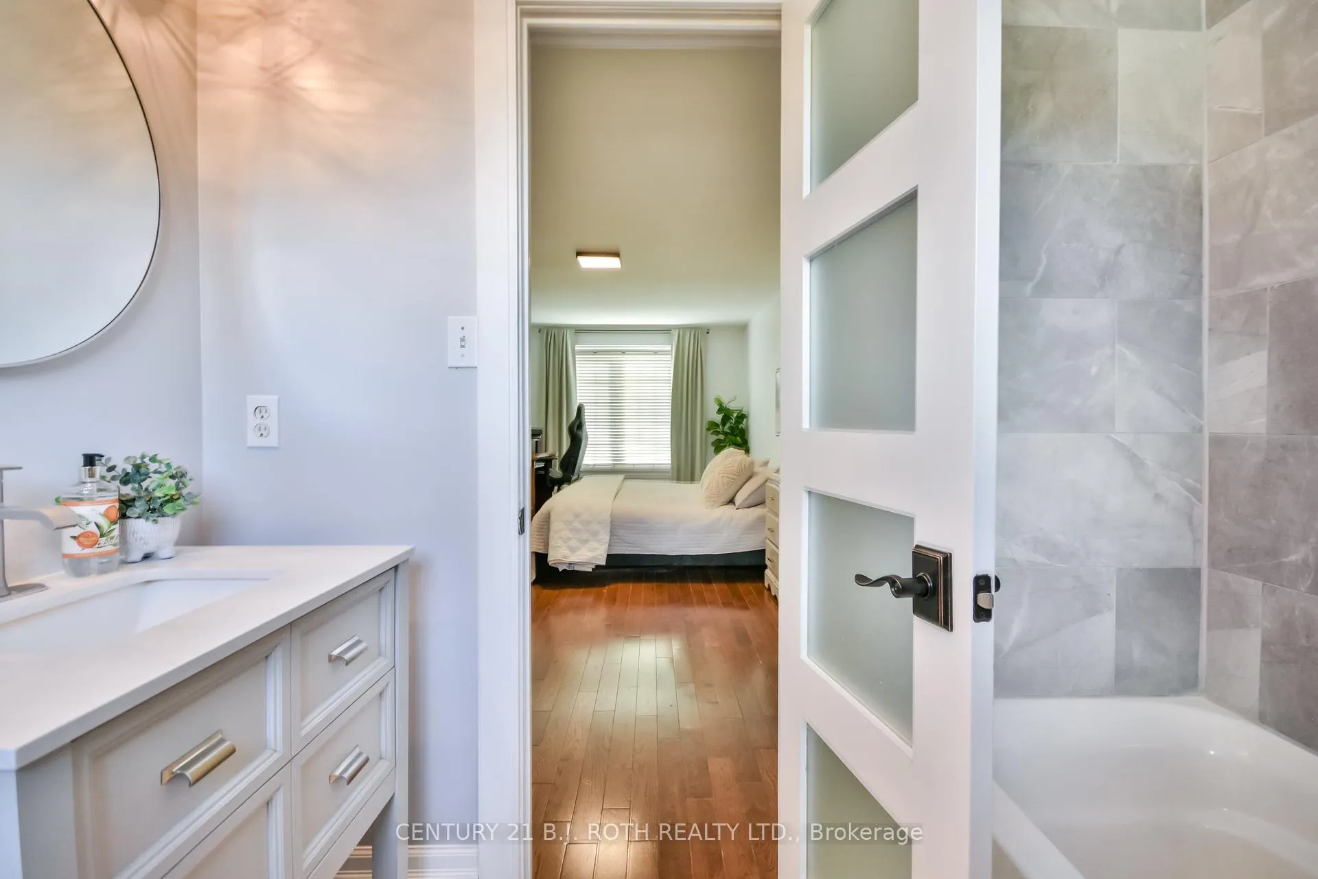 Photo 31 of 25 Keats Drive, Barrie, Letitia Heights — HOMEH