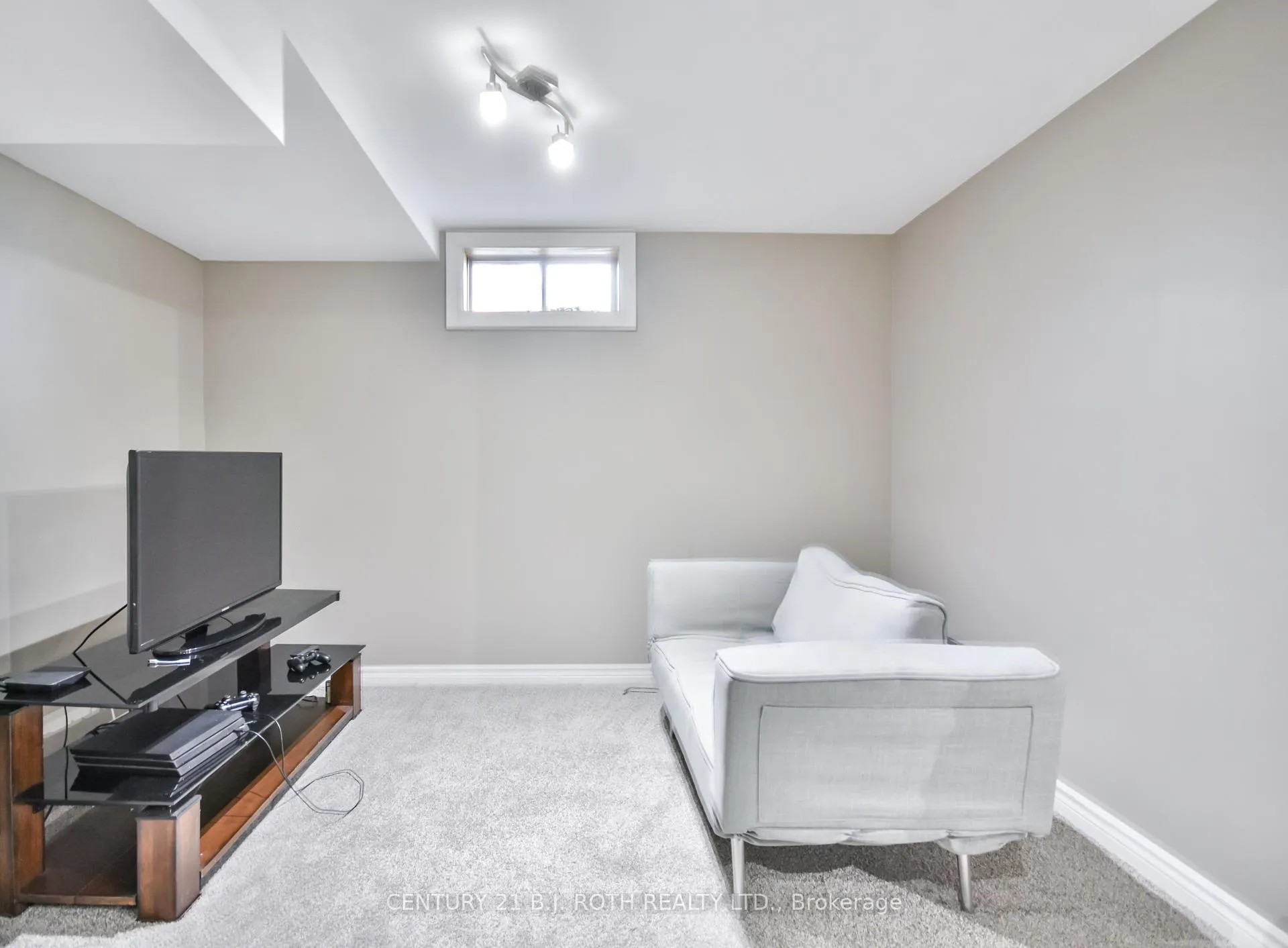 Photo 34 of 25 Keats Drive, Barrie, Letitia Heights — HOMEH