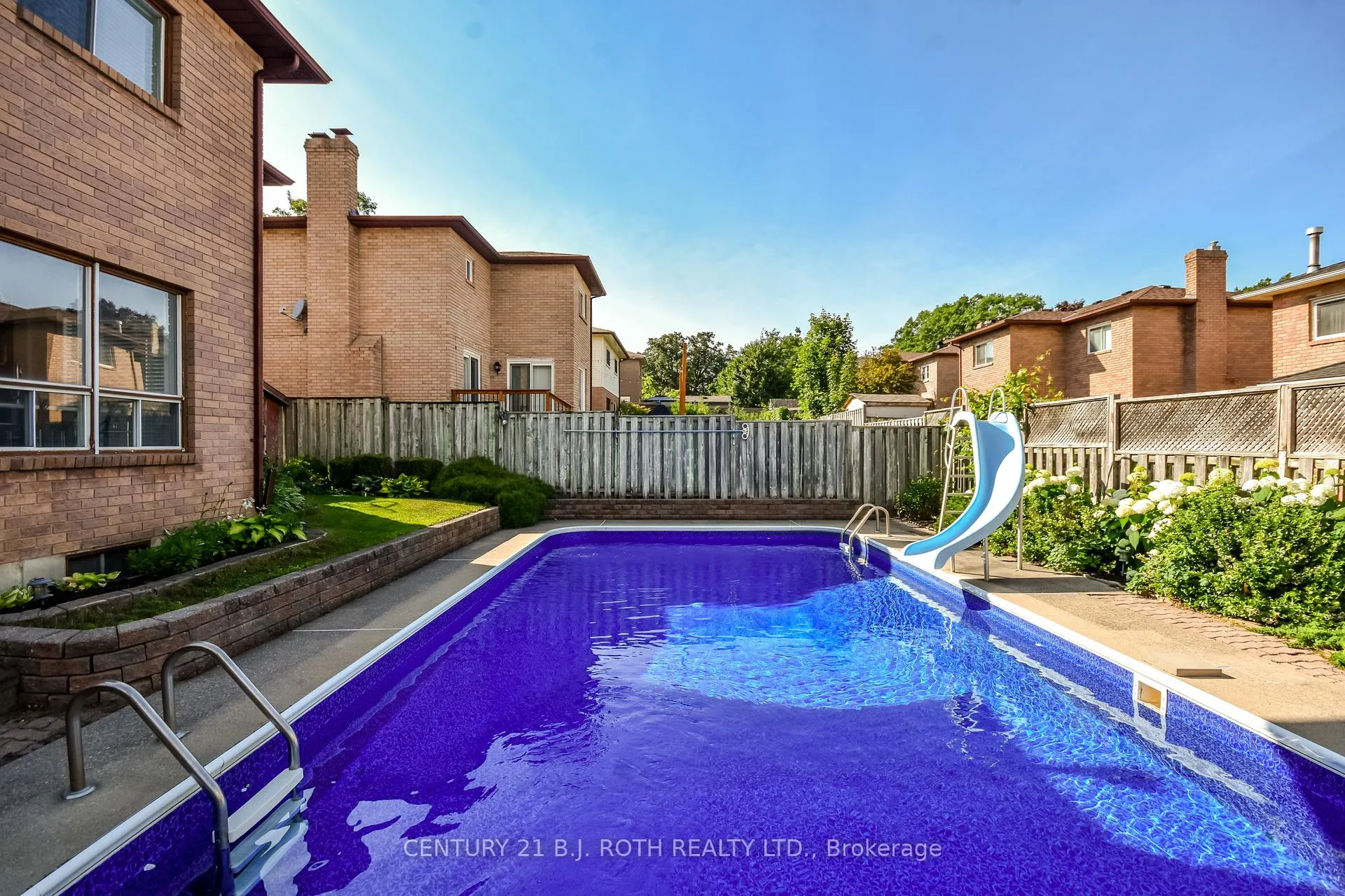 Photo 36 of 25 Keats Drive, Barrie, Letitia Heights — HOMEH