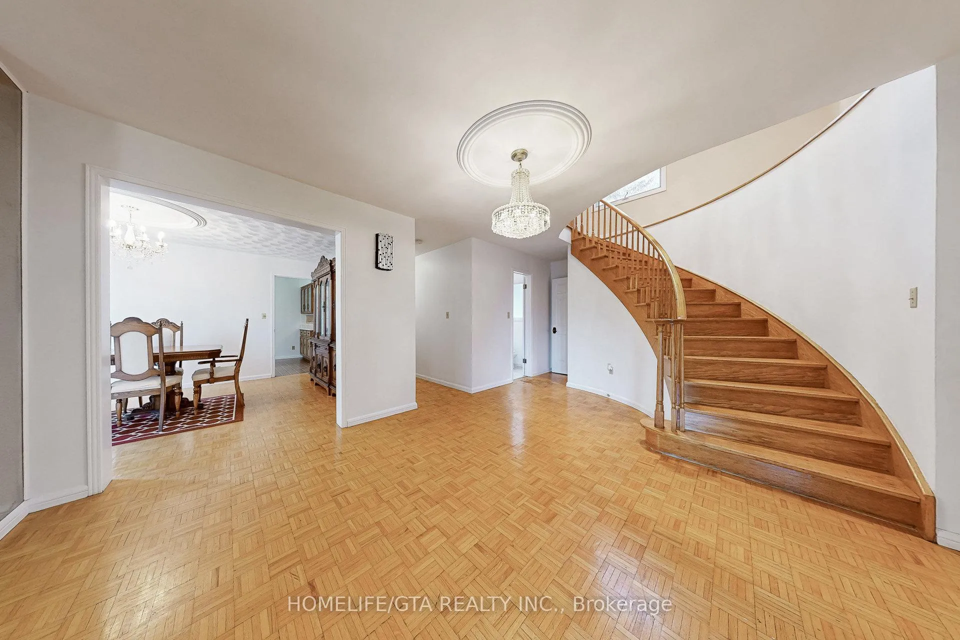 Photo 7 of 28 Wilkins Drive, Kitchener — HOMEH