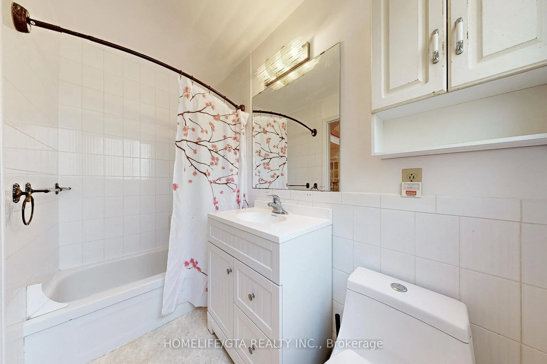 Photo 17 of 28 Wilkins Drive, Kitchener — HOMEH