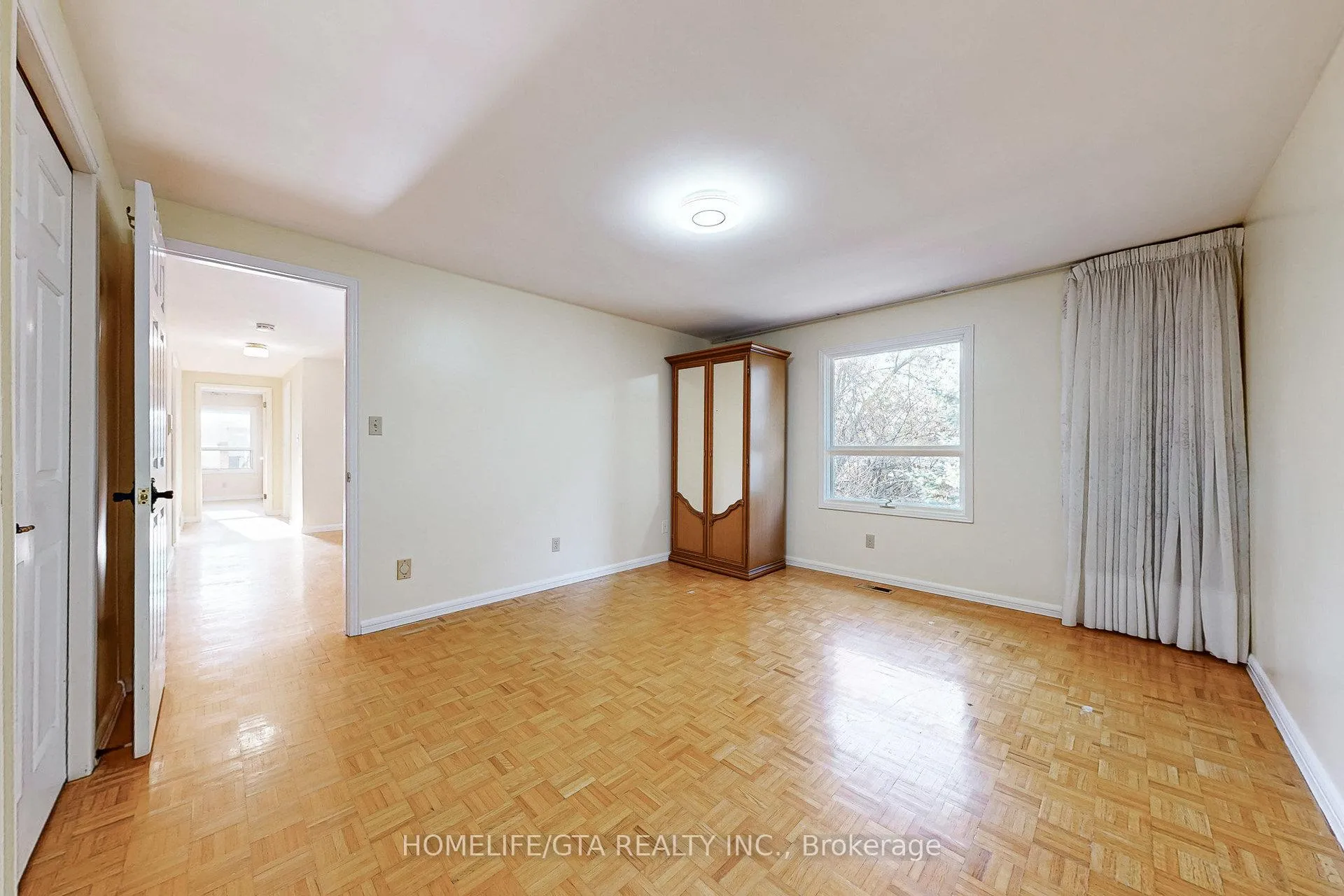 Photo 20 of 28 Wilkins Drive, Kitchener — HOMEH