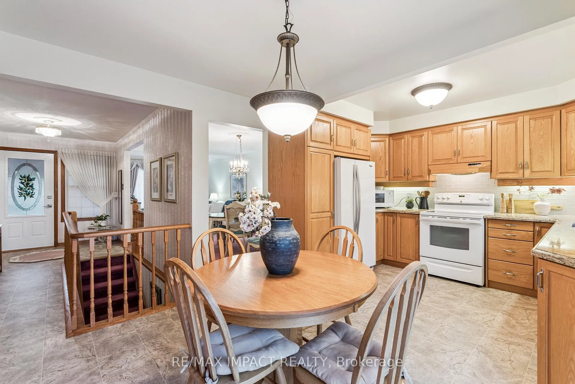 Photo 12 of 145 Hialeah Crescent, Whitby, Blue Grass Meadows — HOMEH