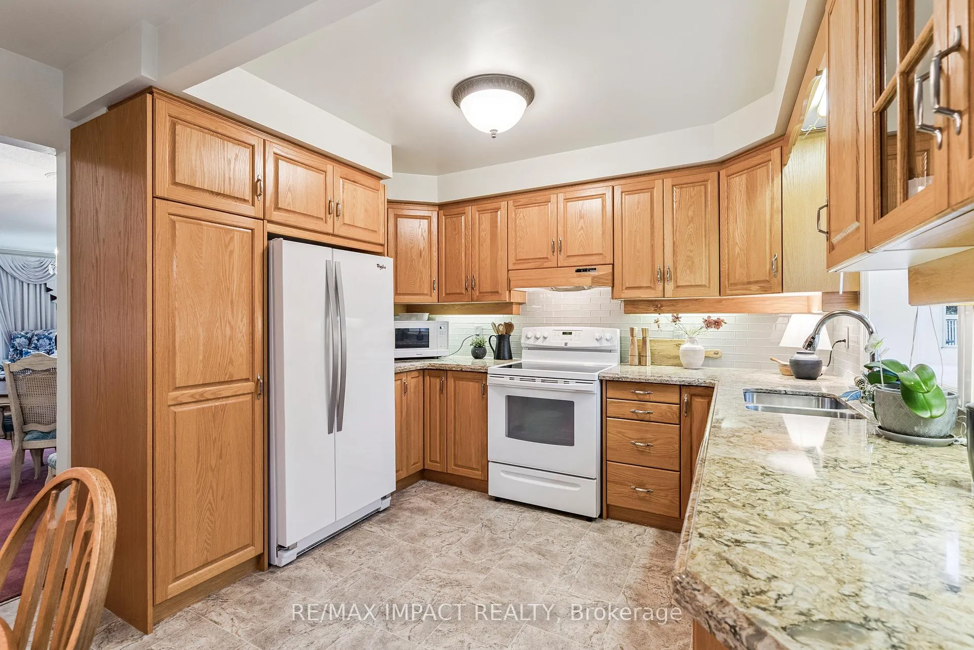 Photo 13 of 145 Hialeah Crescent, Whitby, Blue Grass Meadows — HOMEH