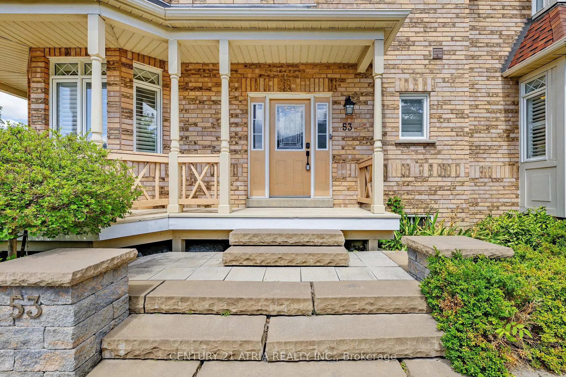 Photo 3 of 53 Country Glen Road, Markham, Cornell — HOMEH