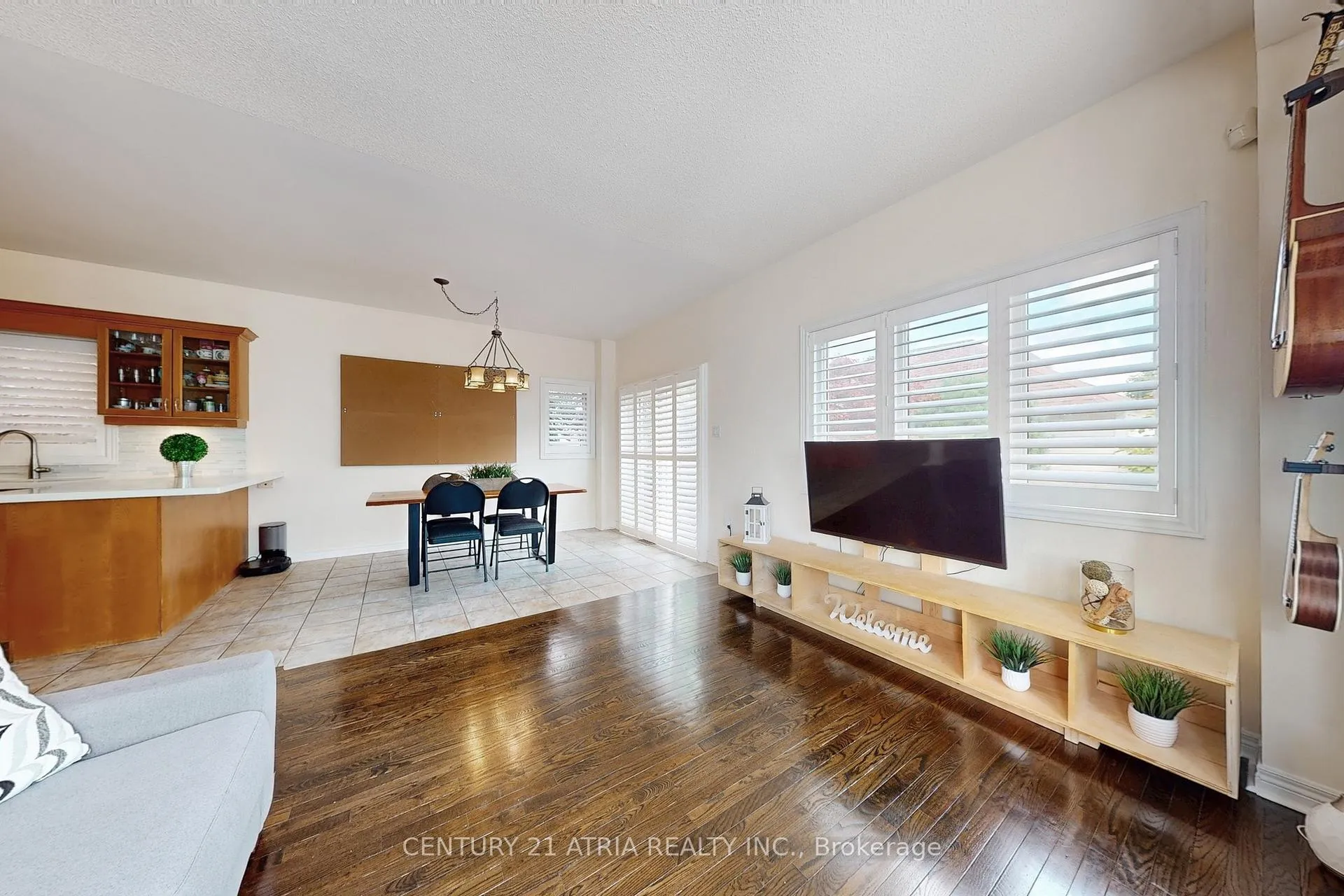 Photo 7 of 53 Country Glen Road, Markham, Cornell — HOMEH