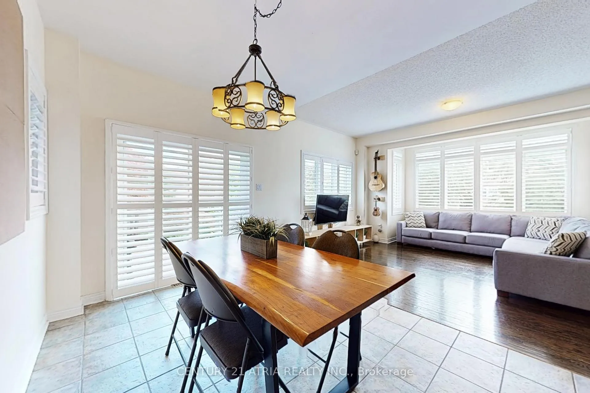 Photo 16 of 53 Country Glen Road, Markham, Cornell — HOMEH