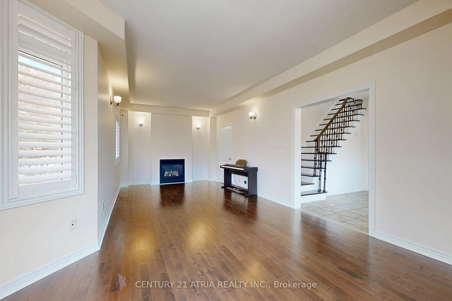 Photo 23 of 53 Country Glen Road, Markham, Cornell — HOMEH