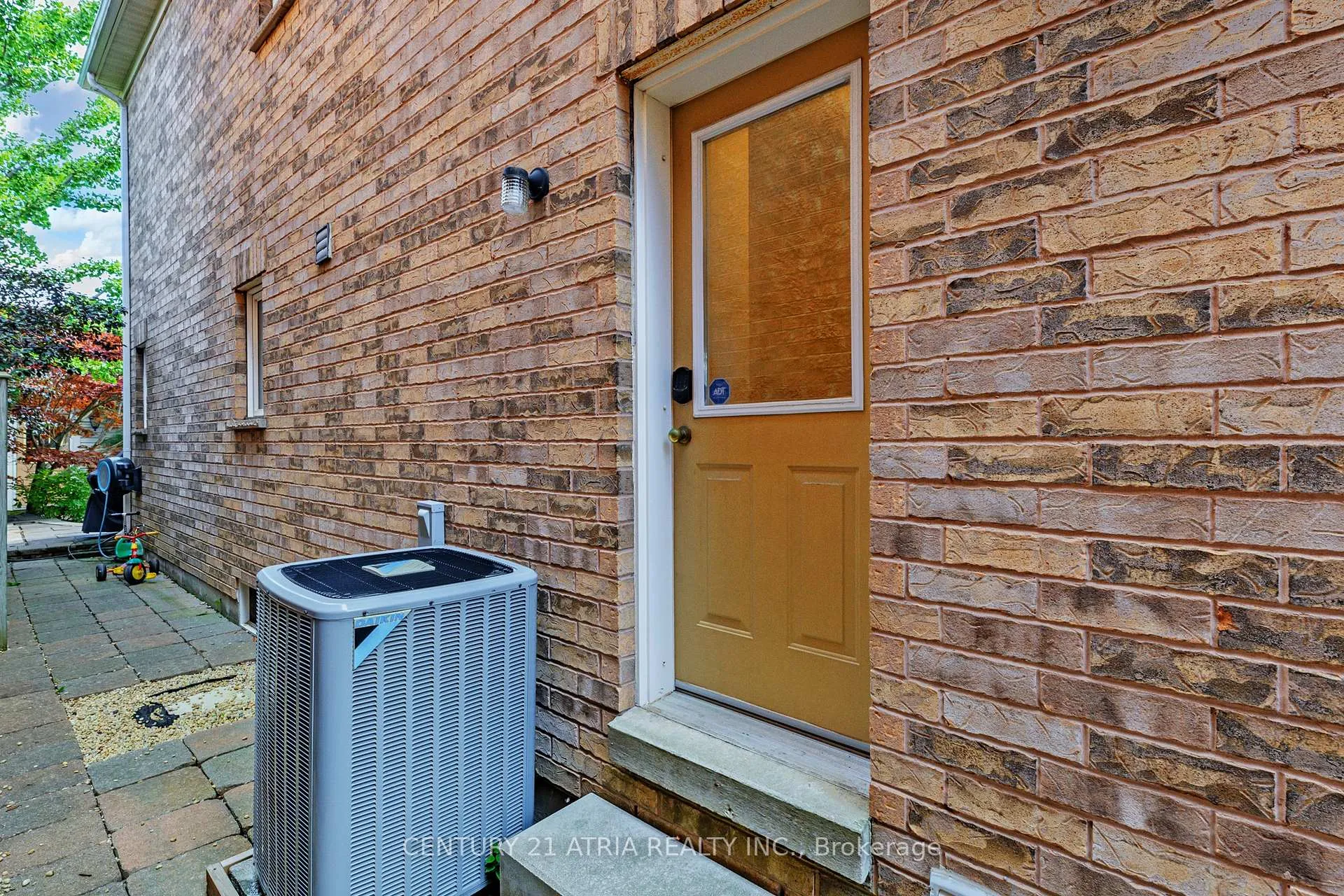 Photo 37 of 53 Country Glen Road, Markham, Cornell — HOMEH