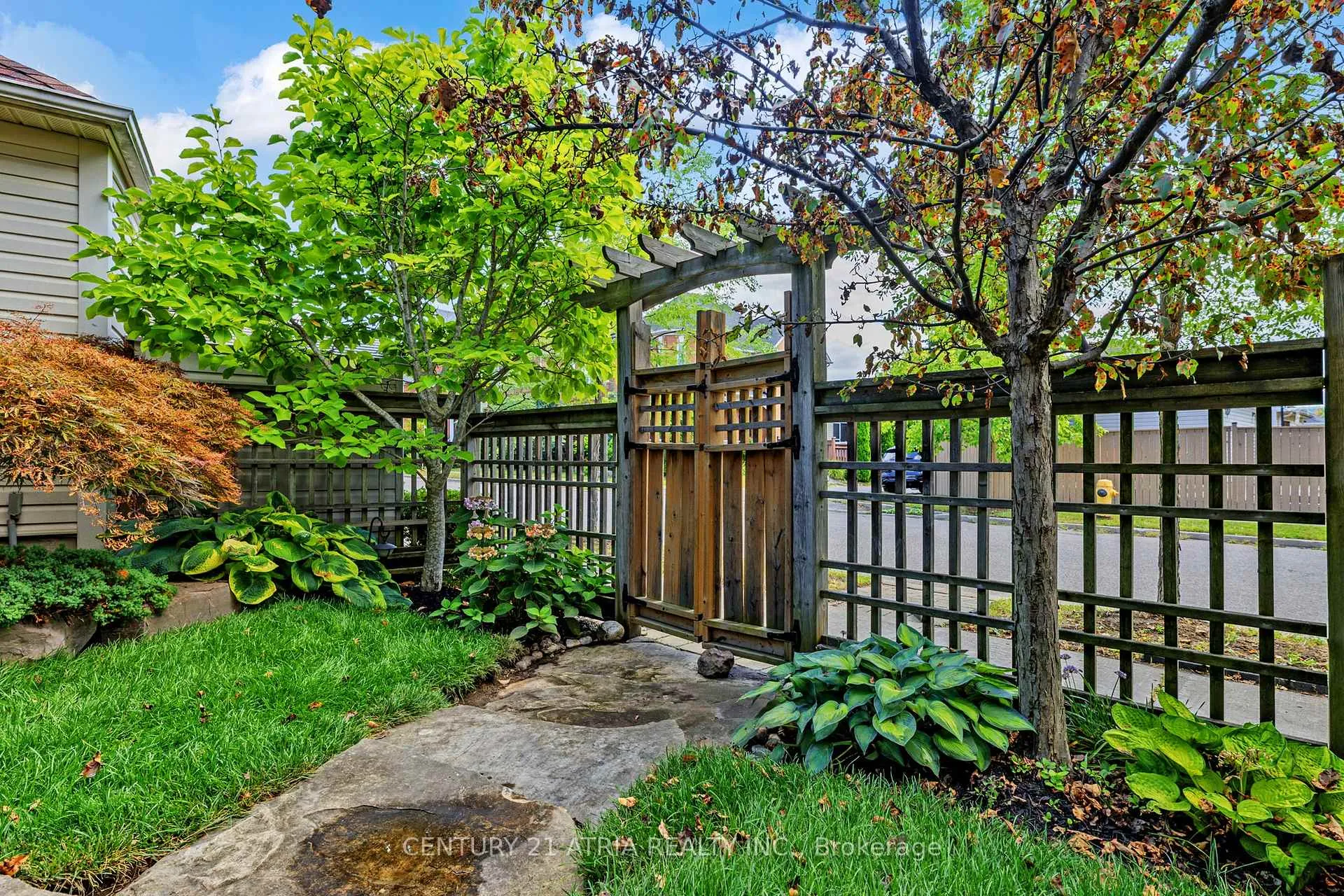 Photo 38 of 53 Country Glen Road, Markham, Cornell — HOMEH