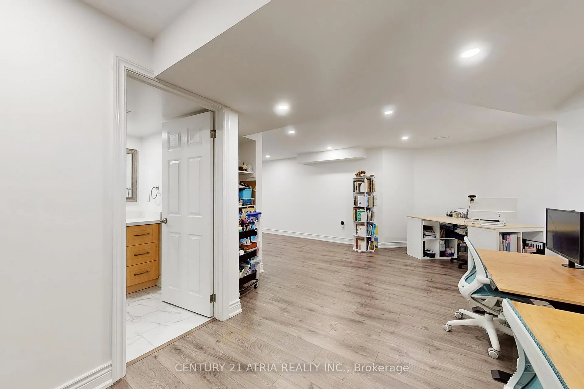 Photo 43 of 53 Country Glen Road, Markham, Cornell — HOMEH