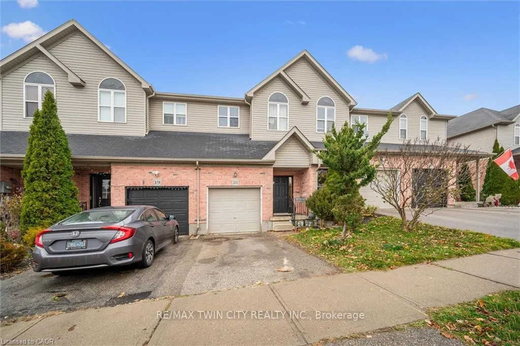 Photo 4 of 21 Brookfield Crescent, Kitchener, Country Hills West — HOMEH