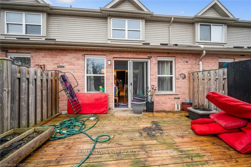 Photo 5 of 21 Brookfield Crescent, Kitchener, Country Hills West — HOMEH