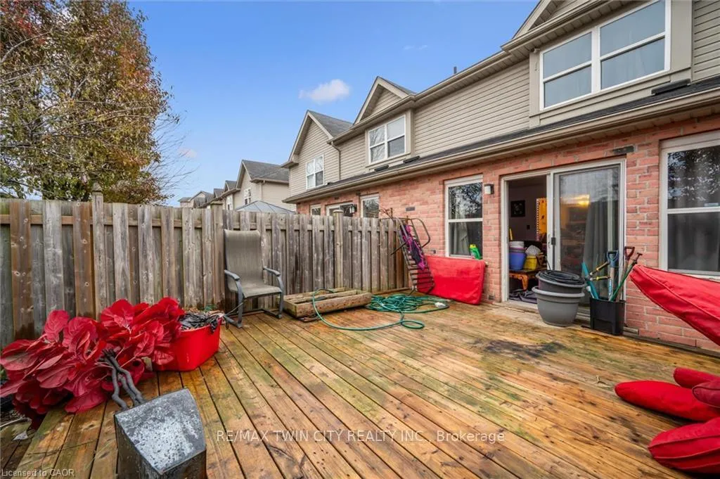 Photo 6 of 21 Brookfield Crescent, Kitchener, Country Hills West — HOMEH