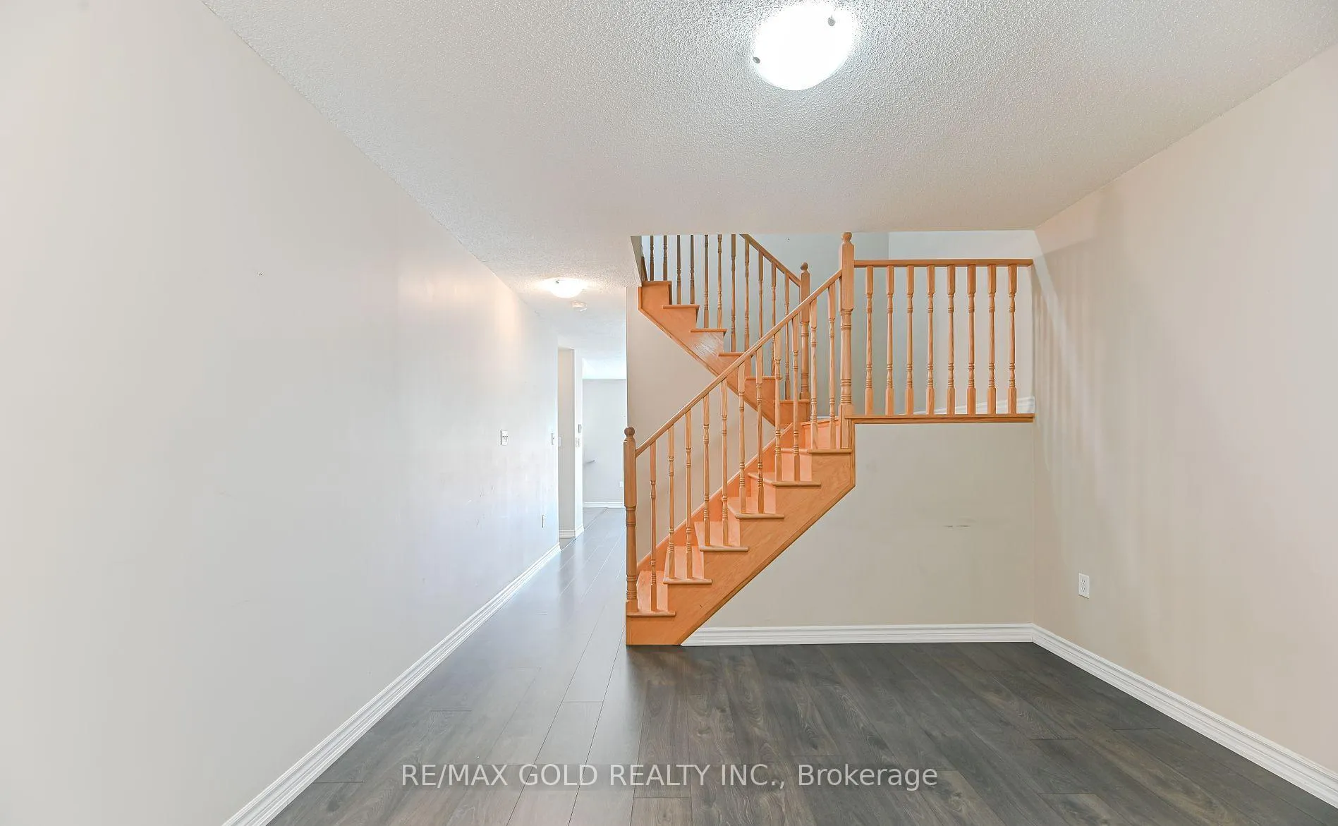 Photo 10 of 72 Brown Bear Street, Barrie, Rural Barrie Southwest — HOMEH