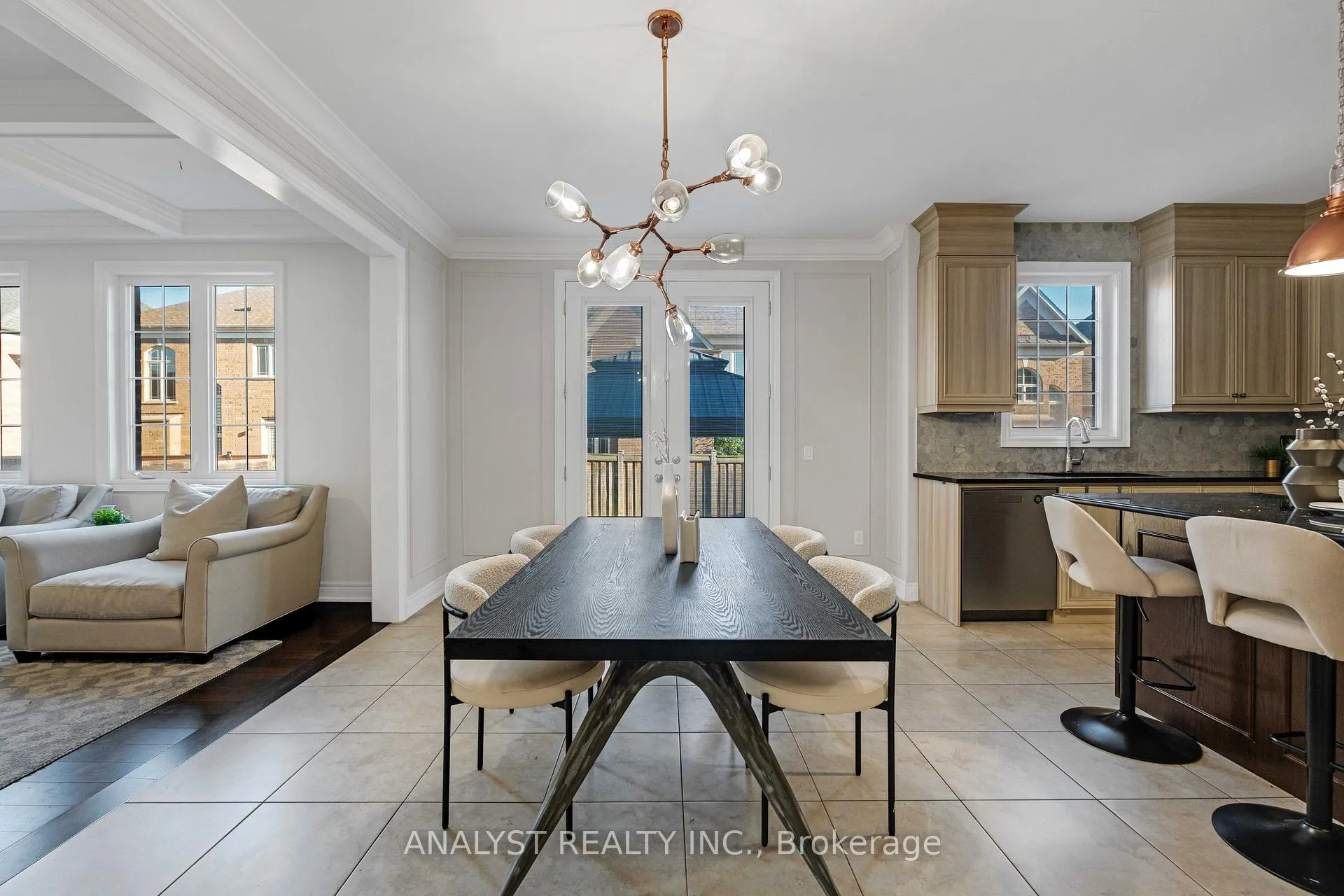 Photo 14 of 57 Balderson Drive, Vaughan, Kleinburg — HOMEH