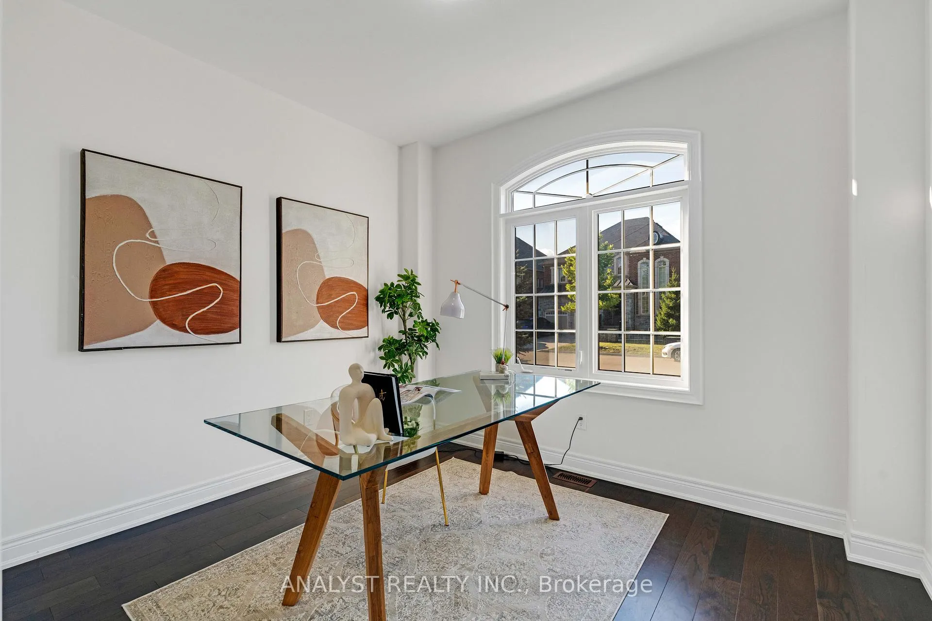 Photo 18 of 57 Balderson Drive, Vaughan, Kleinburg — HOMEH