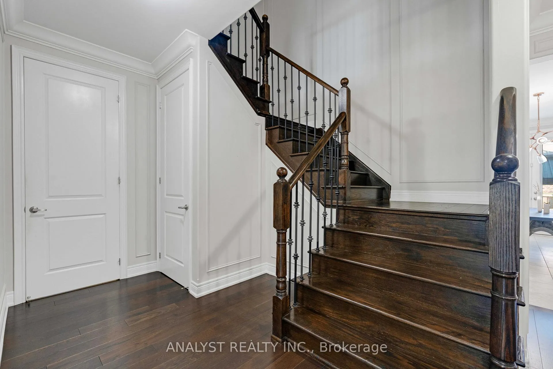 Photo 21 of 57 Balderson Drive, Vaughan, Kleinburg — HOMEH