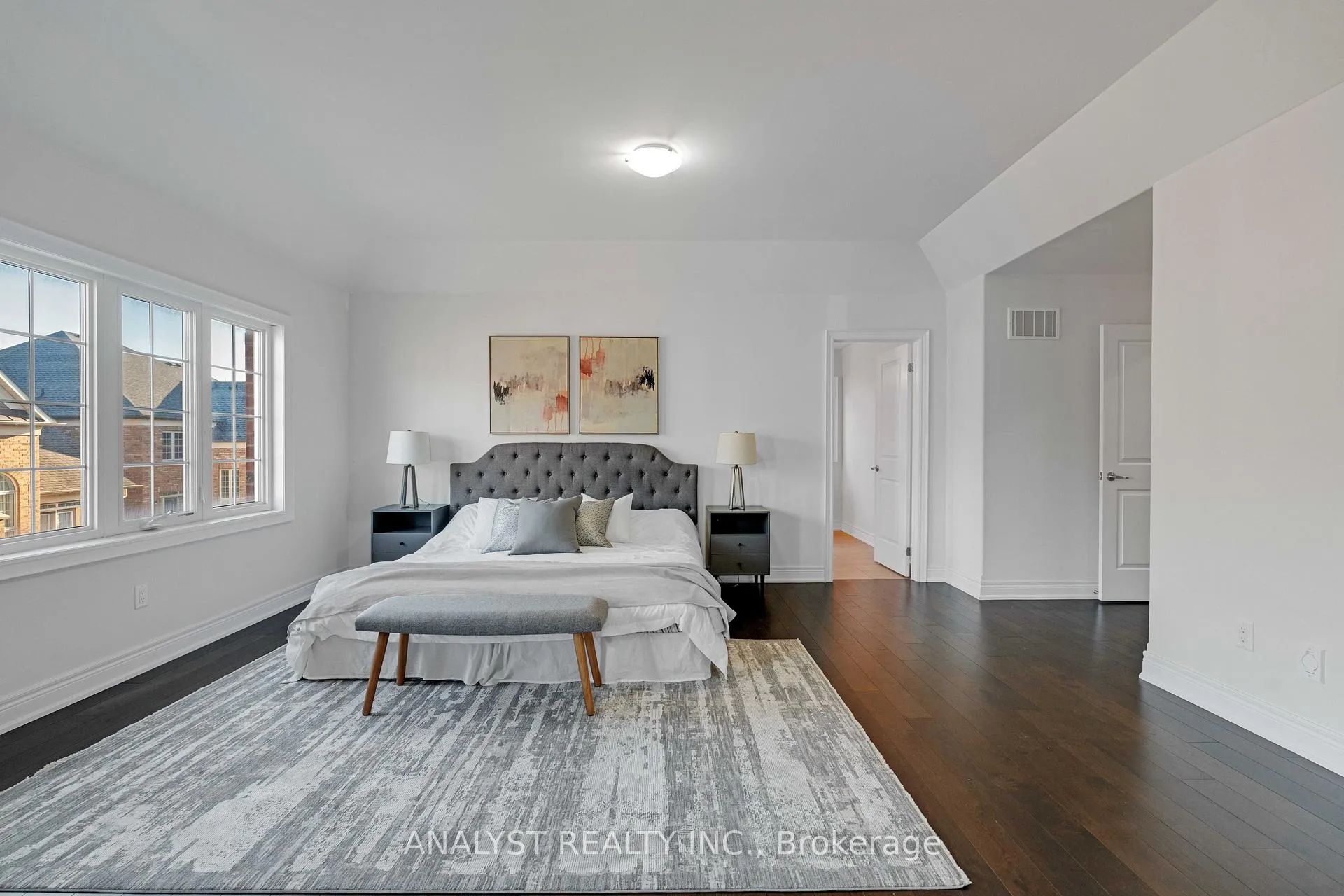 Photo 24 of 57 Balderson Drive, Vaughan, Kleinburg — HOMEH
