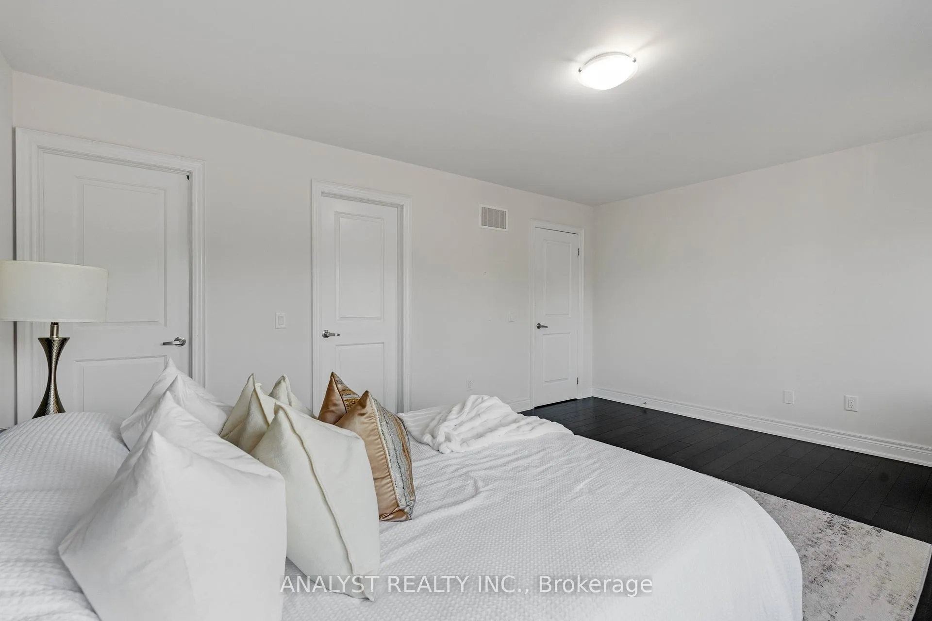 Photo 34 of 57 Balderson Drive, Vaughan, Kleinburg — HOMEH