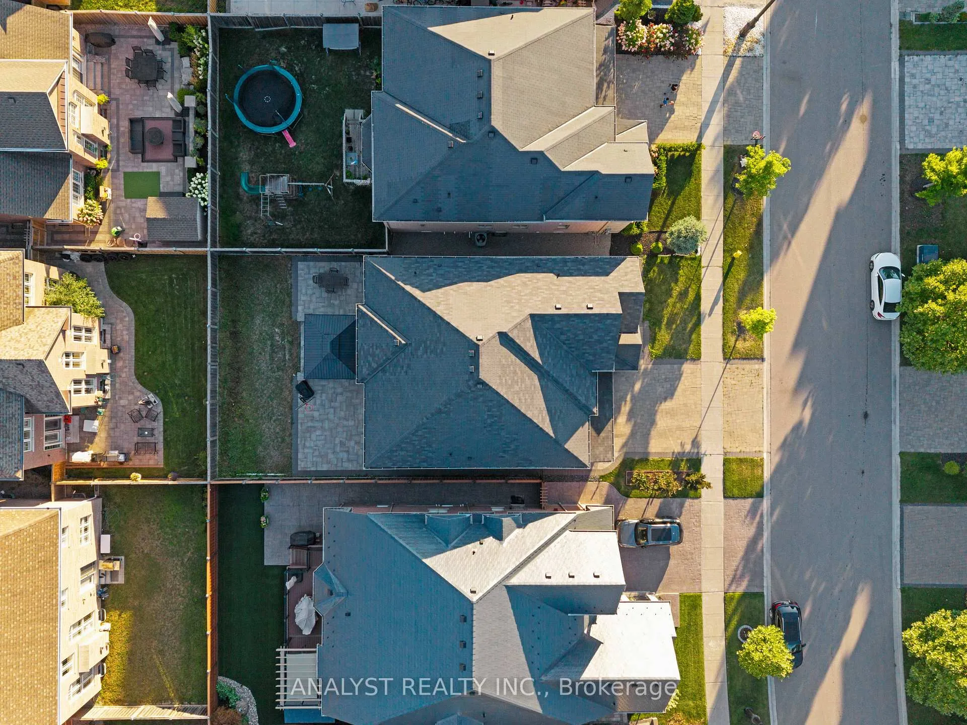 Photo 40 of 57 Balderson Drive, Vaughan, Kleinburg — HOMEH