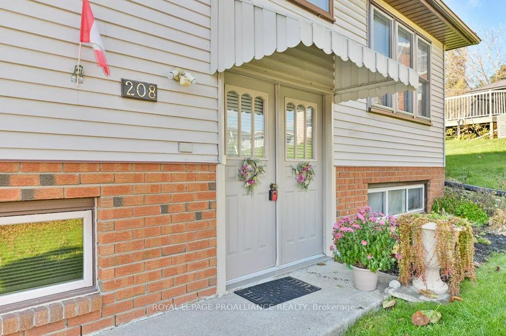 Photo 5 of 208 William Street, Stirling-Rawdon, Stirling Ward — HOMEH