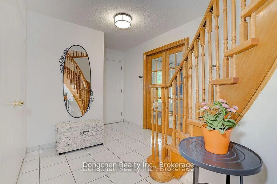 Photo 4 of 145 Brownridge Drive, Vaughan, Brownridge — HOMEH