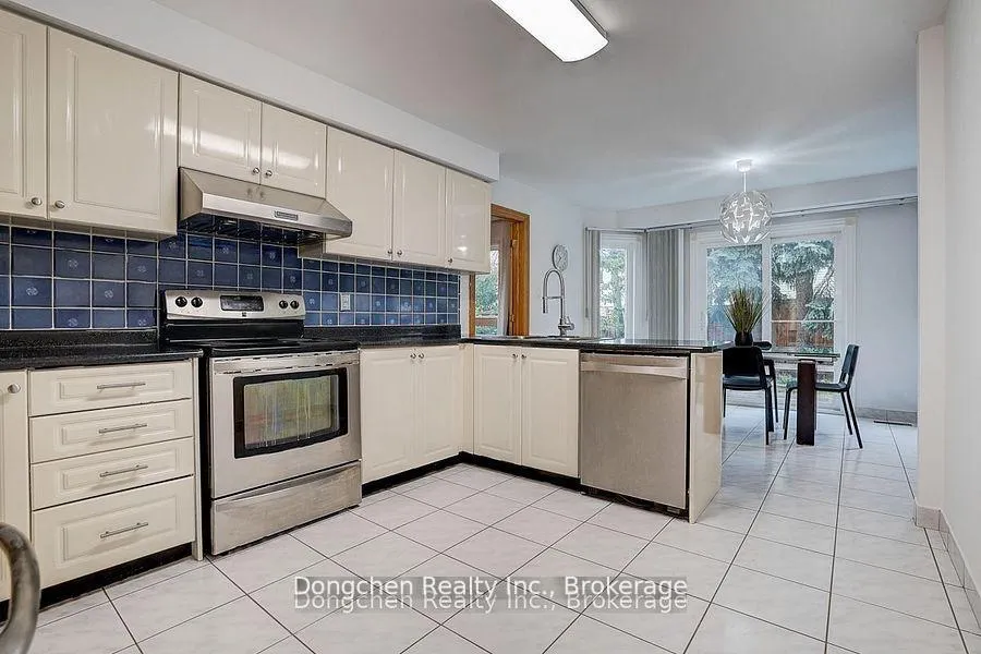 Photo 17 of 145 Brownridge Drive, Vaughan, Brownridge — HOMEH
